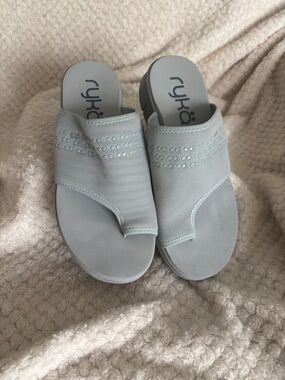 Ryka Pale Gray Slip-On Sandals with Stud Accents. Size 9W